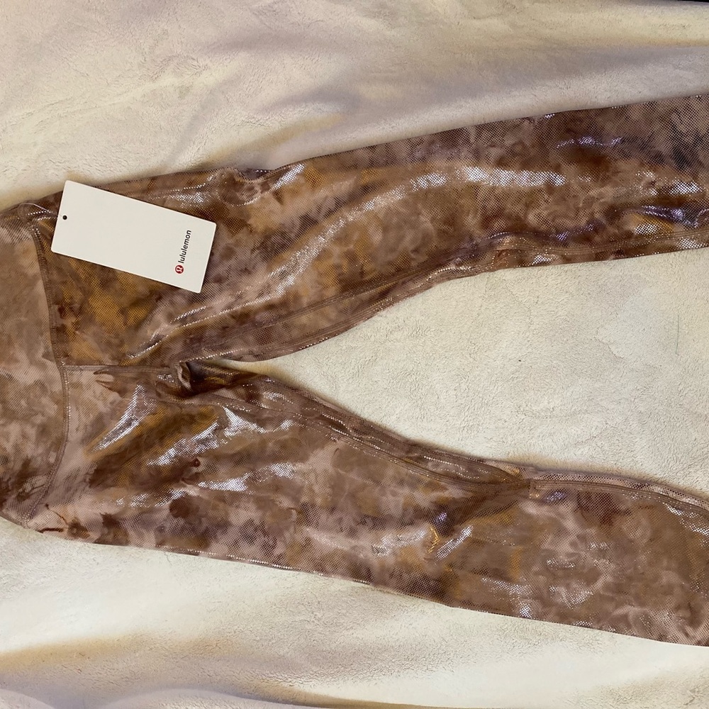 Women Lululemon leggings